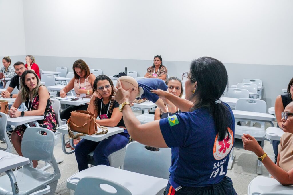 Prefeitura capacita professores para atendimento de primeiros socorros nas escolas prefeitura-capacita-professores-para-atendimento-de-primeiros-socorros-nas-escolas