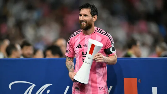 Messi decide título aos 39 e ganha campanha por outra nova Bola de Ouro messi-decide-titulo-aos-39-e-ganha-campanha-por-outra-nova-bola-de-ouro