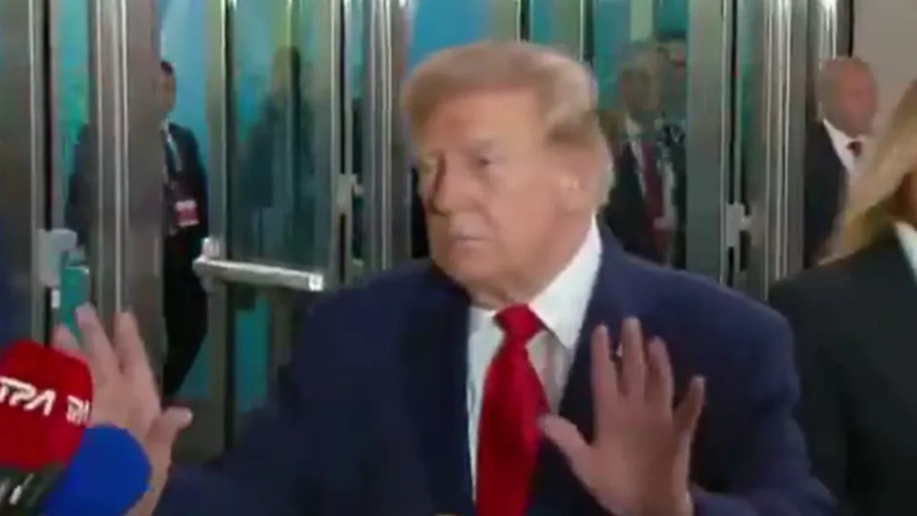 Donald Trump repreende repórter da CNN: “Não deveria estar aqui” donald-trump-repreende-reporter-da-cnn:-“nao-deveria-estar-aqui”