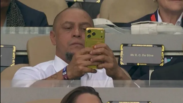 Roberto Carlos revela que perdeu 99% do que ganhou nos gramados: ‘Deixaram minha conta zerada’ roberto-carlos-revela-que-perdeu-99%-do-que-ganhou-nos-gramados:-‘deixaram-minha-conta-zerada’