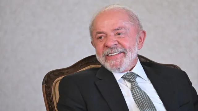Lula assina cessão onerosa de terreno do centro de treinamento do Santos lula-assina-cessao-onerosa-de-terreno-do-centro-de-treinamento-do-santos